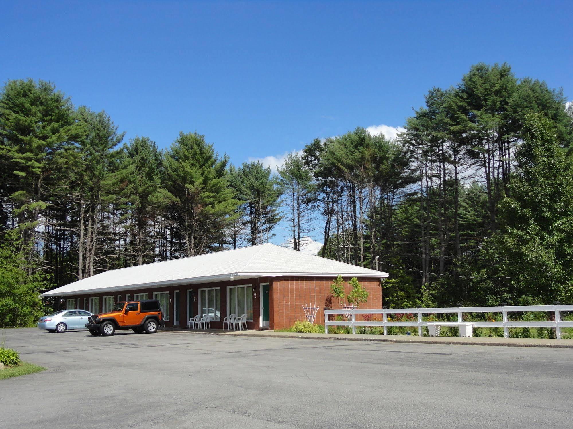 Sara Glen Motel - Saratoga Springs-Glens Falls Fort Edward Exterior photo