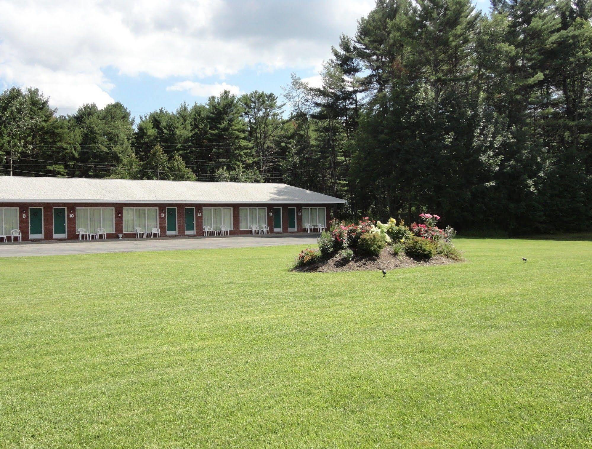 Sara Glen Motel - Saratoga Springs-Glens Falls Fort Edward Exterior photo